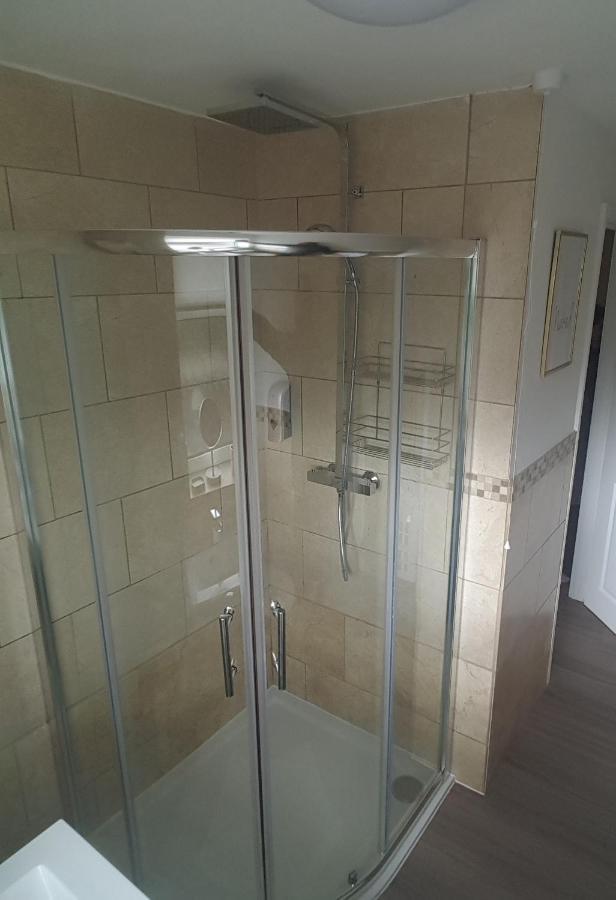 Moore Apartment بورتون أُنذ ووتر المظهر الخارجي الصورة